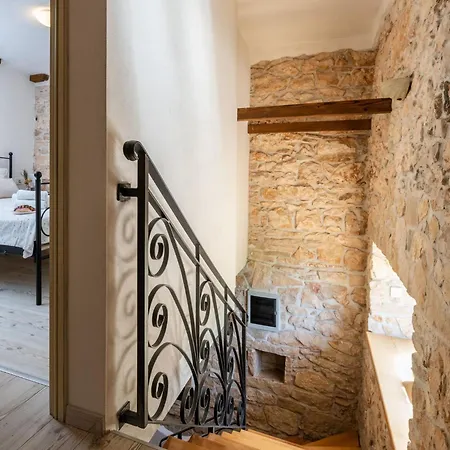 Typisch Istrisches Steinhaus Brnistra In By Interhome
