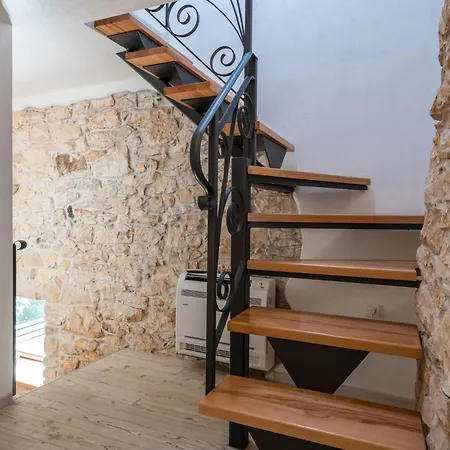 Prázdninový dům Typisch Istrisches Steinhaus Brnistra In By Interhome